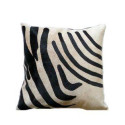 Coussin en Peau de Vache Imitation Zèbre