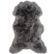 Peau de mouton teintée gris perle
