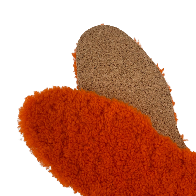 Oranje zool van natuurlijke schapenvacht en kurken onderkant