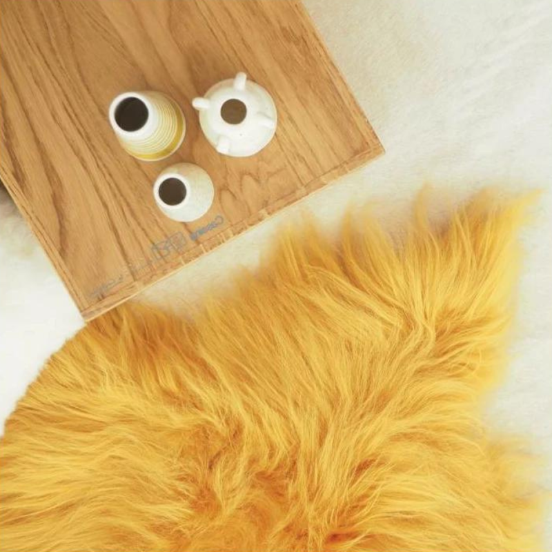 Peau de mouton jaune moutarde