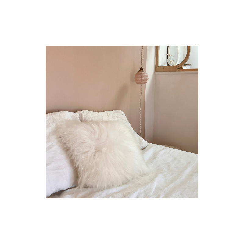 coussin en peau de mouton islandais blanc