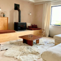 Fleur de peau : tapis en peau de mouton vanille