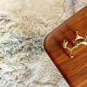Fleur de peau : tapis en peau de mouton vanille