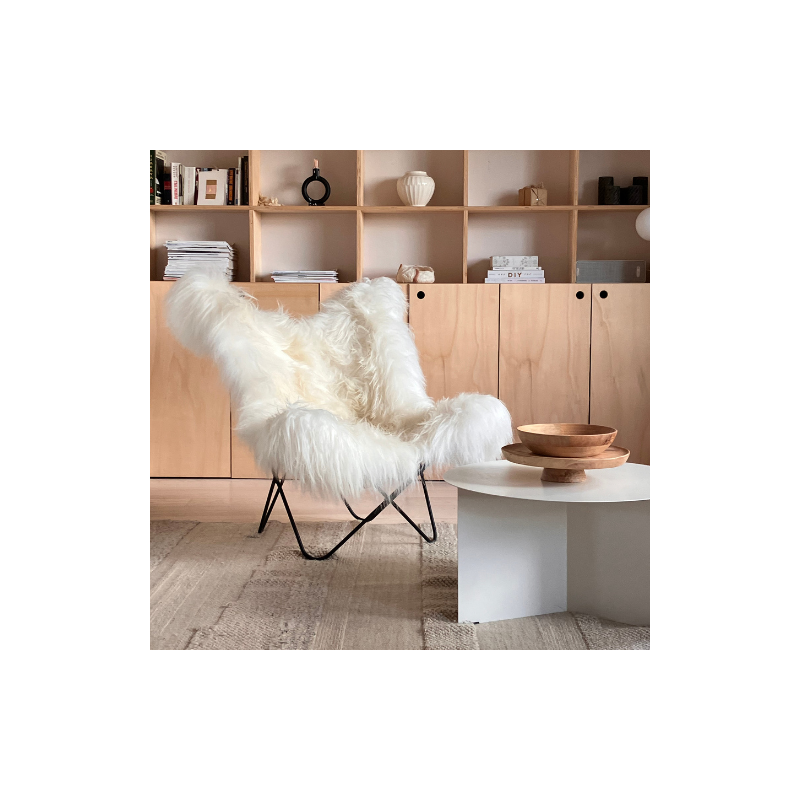 Fauteuil Butterfly AA original en peau de mouton Maison Thuret