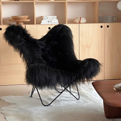 Fauteuil Butterfly AA original en peau de mouton Maison Thuret