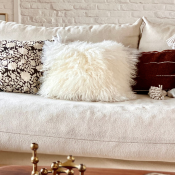 Coussin en peau d'agneau du Tibet blanc