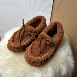 Mocassins en peau de mouton artisanaux MOKA | Maison Thuret