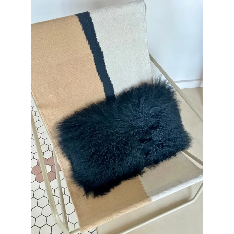 Coussin agneau du Tibet 30×50 – Maison Thuret – Luxe & douceur