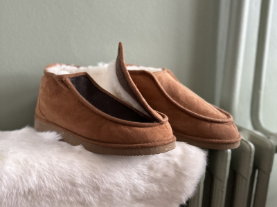 Chaussons en Peau de Mouton avec Scratch : Confort et Style Simplifié