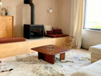 Conseils Déco : Mélanger les Textures avec du Cuir et de la Peau de Mouton
